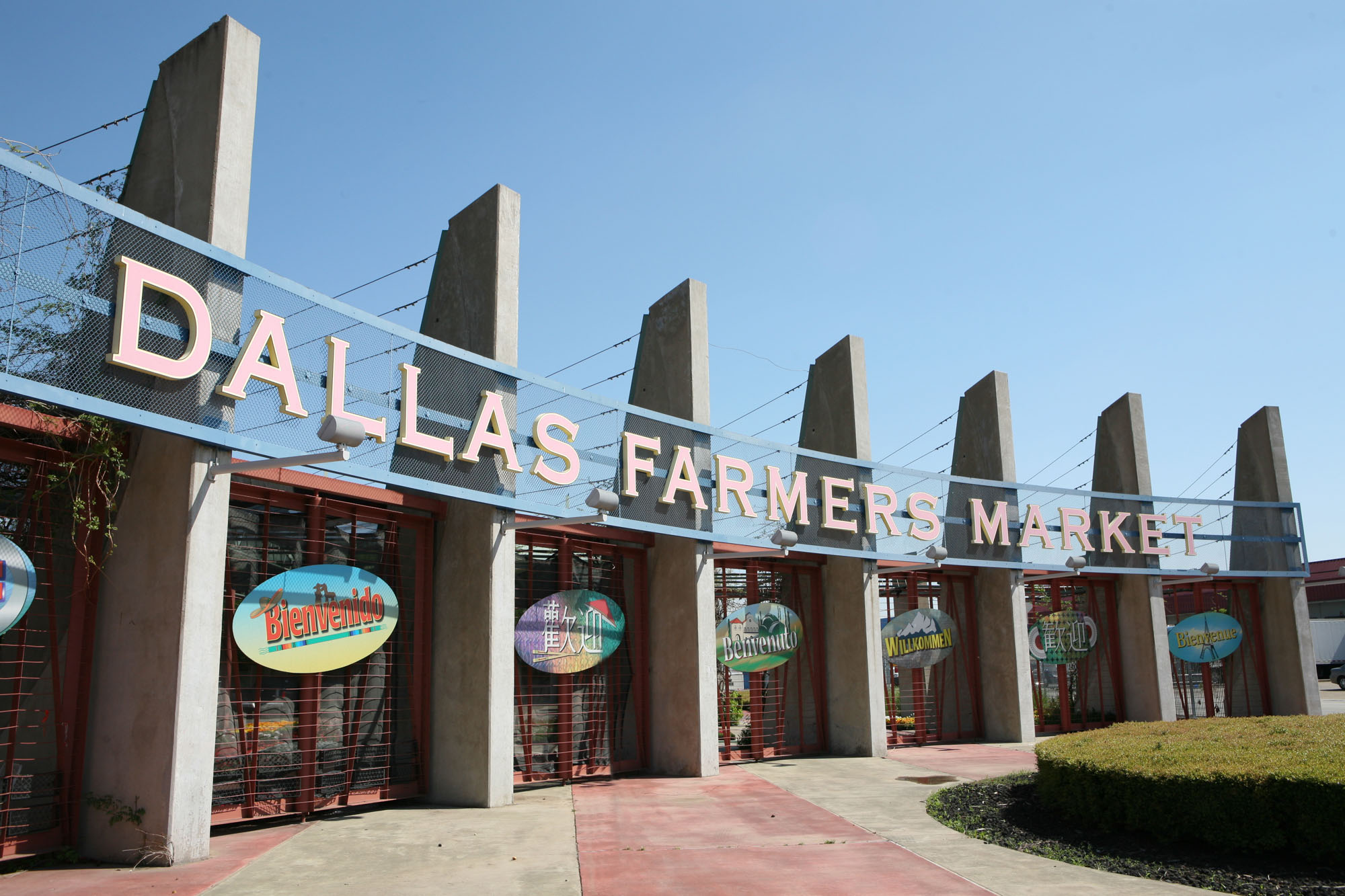 The entrance sign to the Farmers market near The Element luxury apartments in Dallas Texas